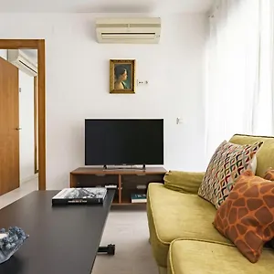 https://livemalaga-modern-vintage-malagueta.1costadelsol.com